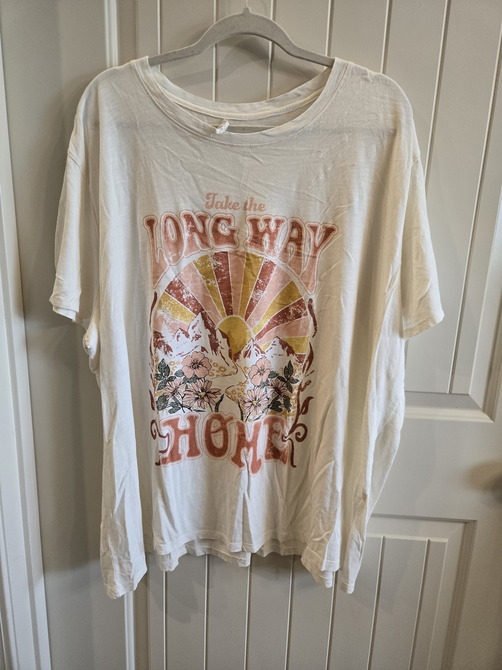 Maurices Cream Graphic Tee with Pink & Yellow Retro Sunburst Size 4x